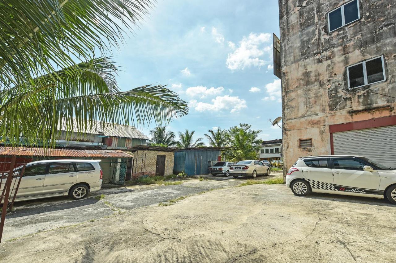 Super Oyo Capital O 90659 Raintown Timbers Hotel Taiping Eksteriør billede