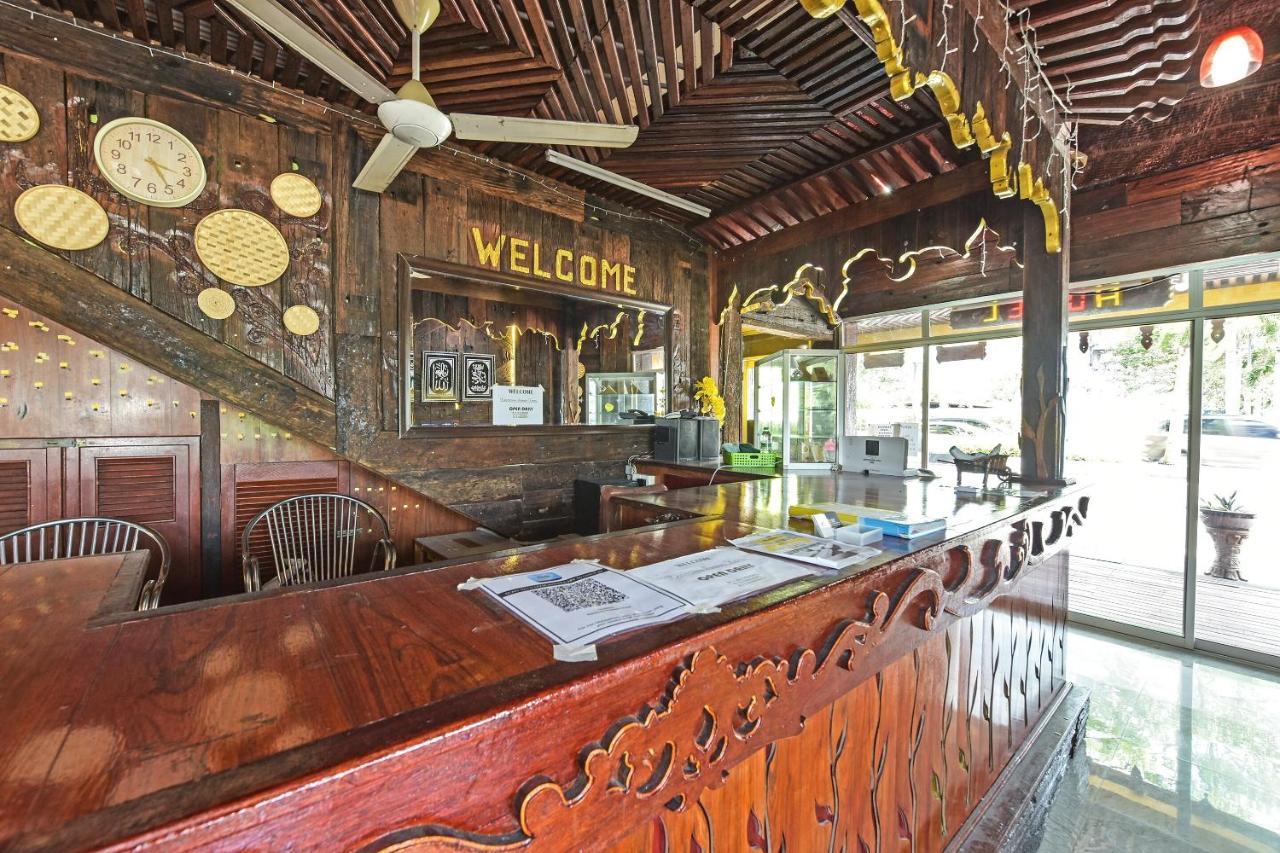 Super Oyo Capital O 90659 Raintown Timbers Hotel Taiping Eksteriør billede