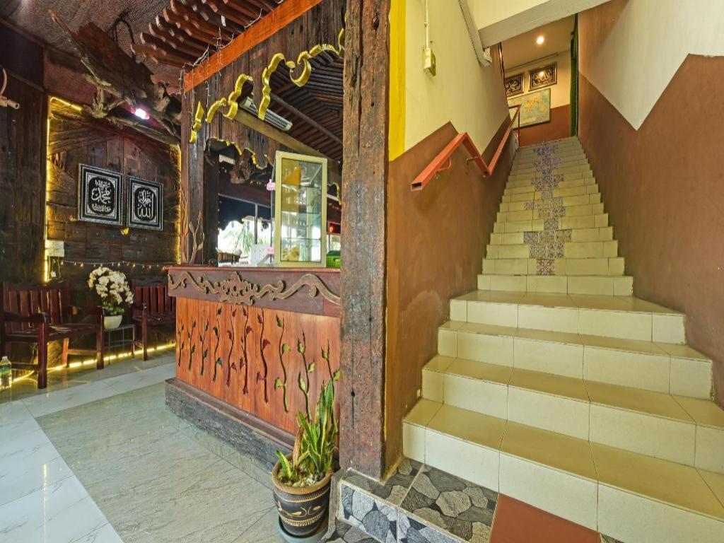 Super Oyo Capital O 90659 Raintown Timbers Hotel Taiping Eksteriør billede