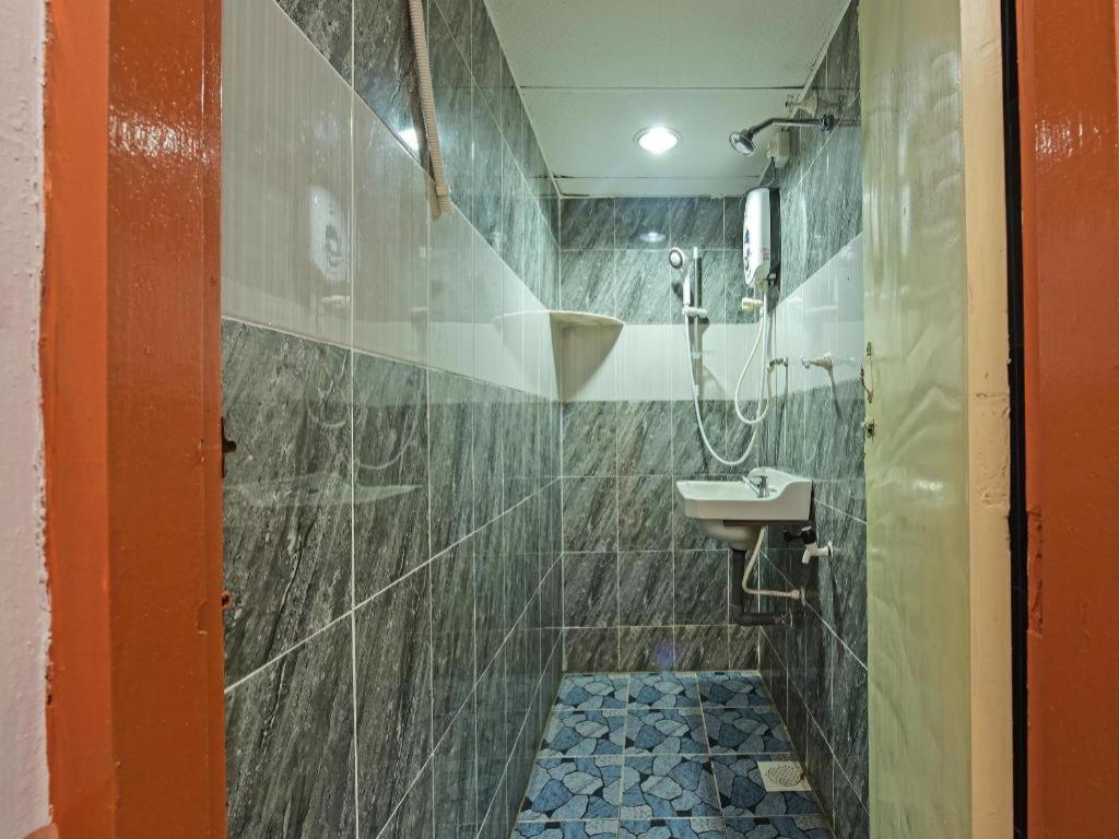 Super Oyo Capital O 90659 Raintown Timbers Hotel Taiping Eksteriør billede