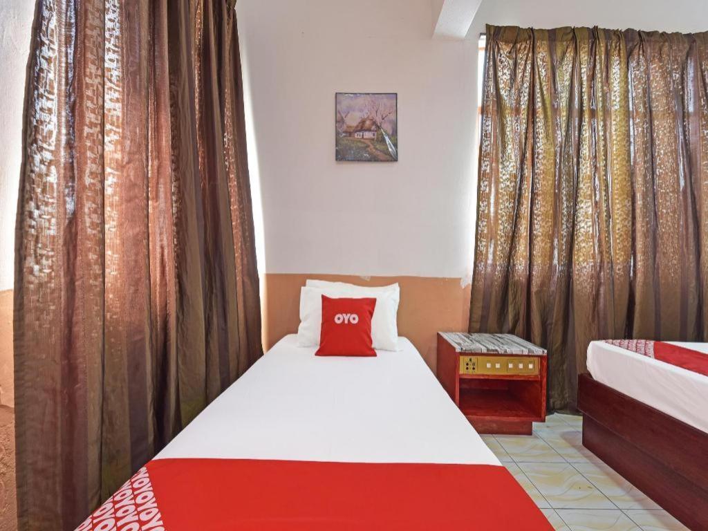 Super Oyo Capital O 90659 Raintown Timbers Hotel Taiping Eksteriør billede