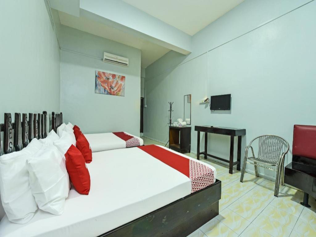 Super Oyo Capital O 90659 Raintown Timbers Hotel Taiping Eksteriør billede